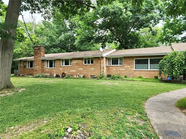 3003 Angle Rd, Orchard Park, NY 14127