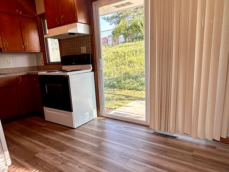 145 Wedgewood Dr #139 — Photo 6