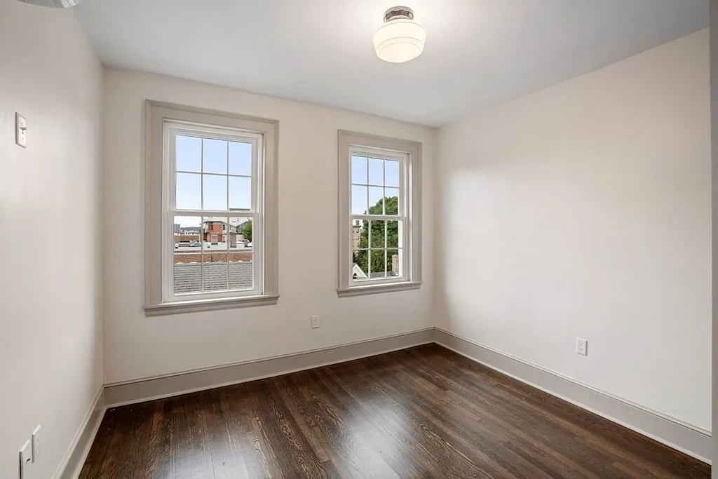2 bed, 9999 sqft, $3,600 — Photo 3