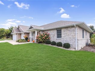 14 Duchess Ct, Mattoon, IL 61938