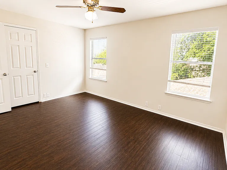 10633 Traymore Dr — Photo 8