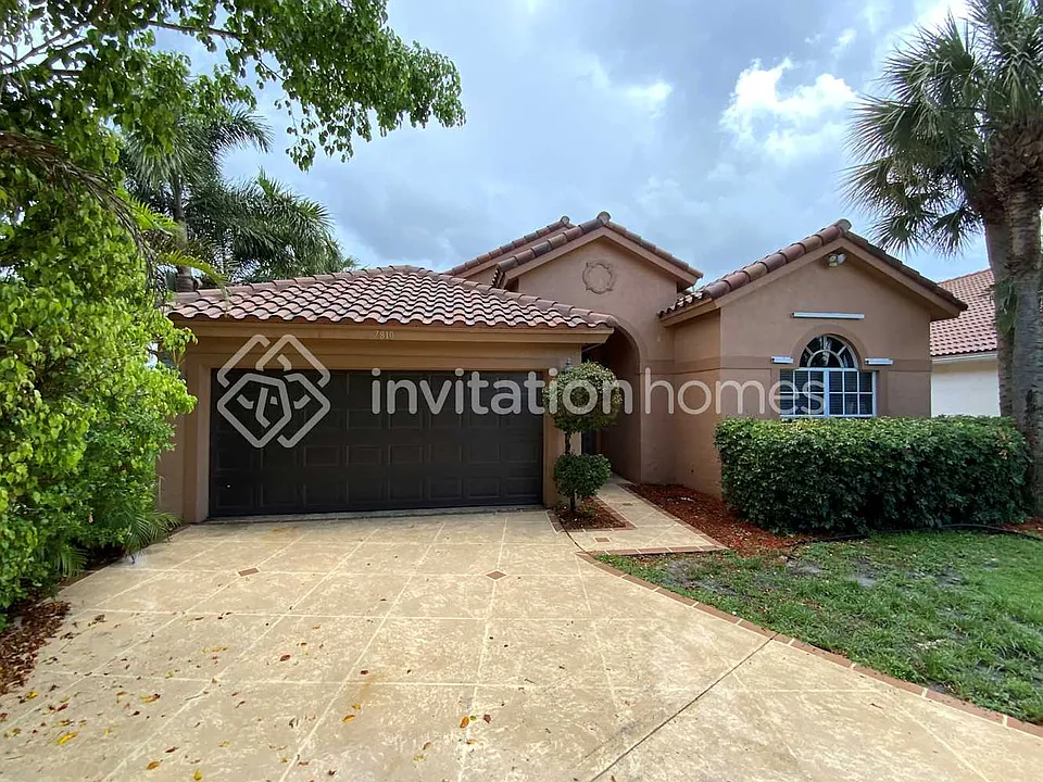 7810 Hoffy Cir