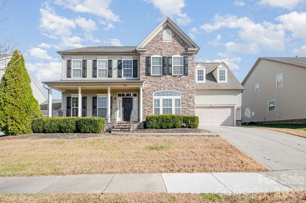 16121 Grassy Creek Dr, Huntersville, NC - View 2