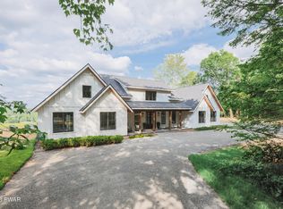 45 Mane St, Equinunk, PA 18417