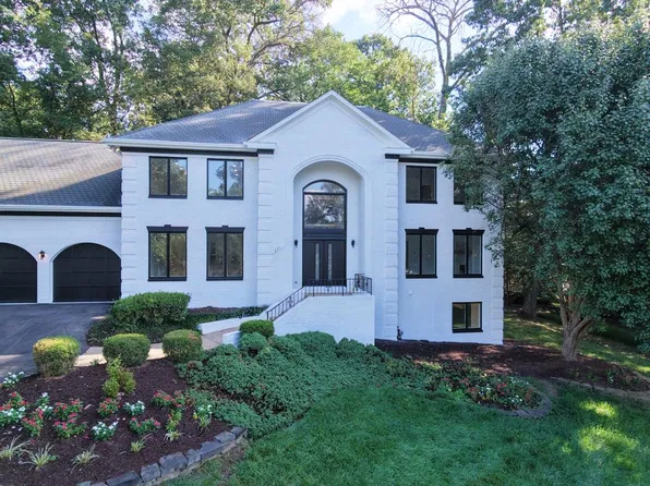 2713 Silkwood Ct, Oakton, VA 22124