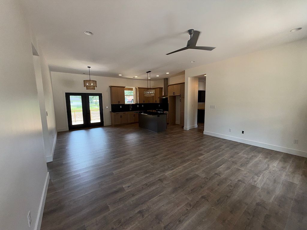 5519 4th St - Property Image