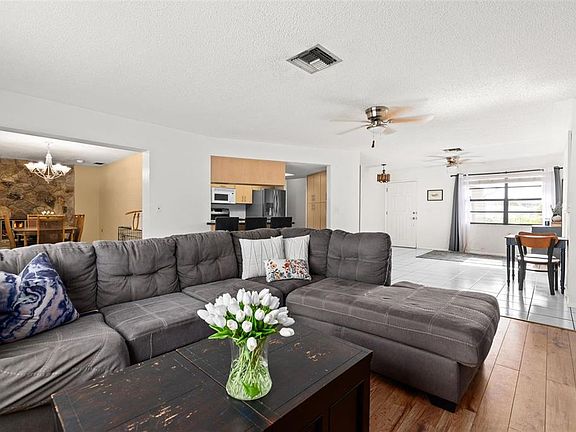 5th image of 2237 Sugarbush Dr