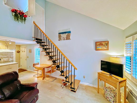 2nd image of 365 Sea Cloud Cir