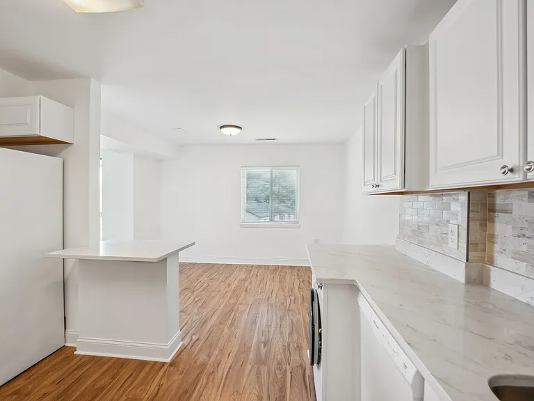 18808 Walkers Choice Rd #4 — Photo 2