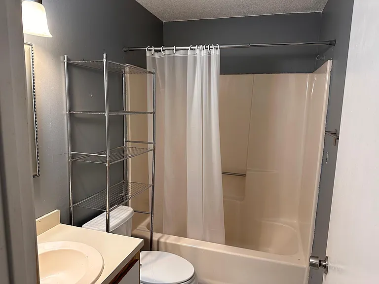 41 Crystal Ln #C — Photo 8