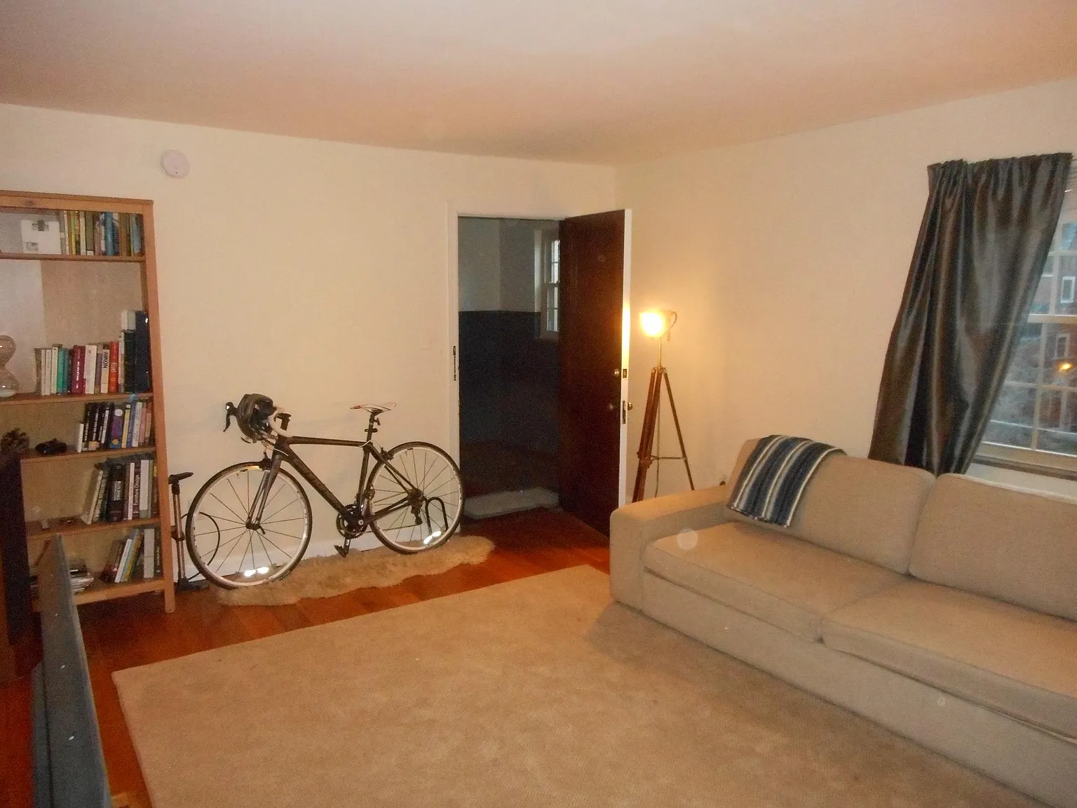 2 bed, 850 sqft, $1,575 — Photo 3