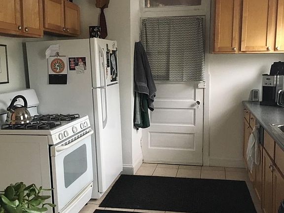 3rd image of 4873 N Hermitage Ave APT 1S