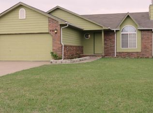732 S Abilene Ave, Valley Center, KS 67147