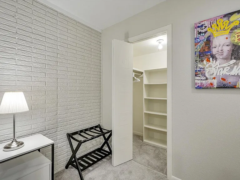 612 W Northgate Dr #612 — Photo 35