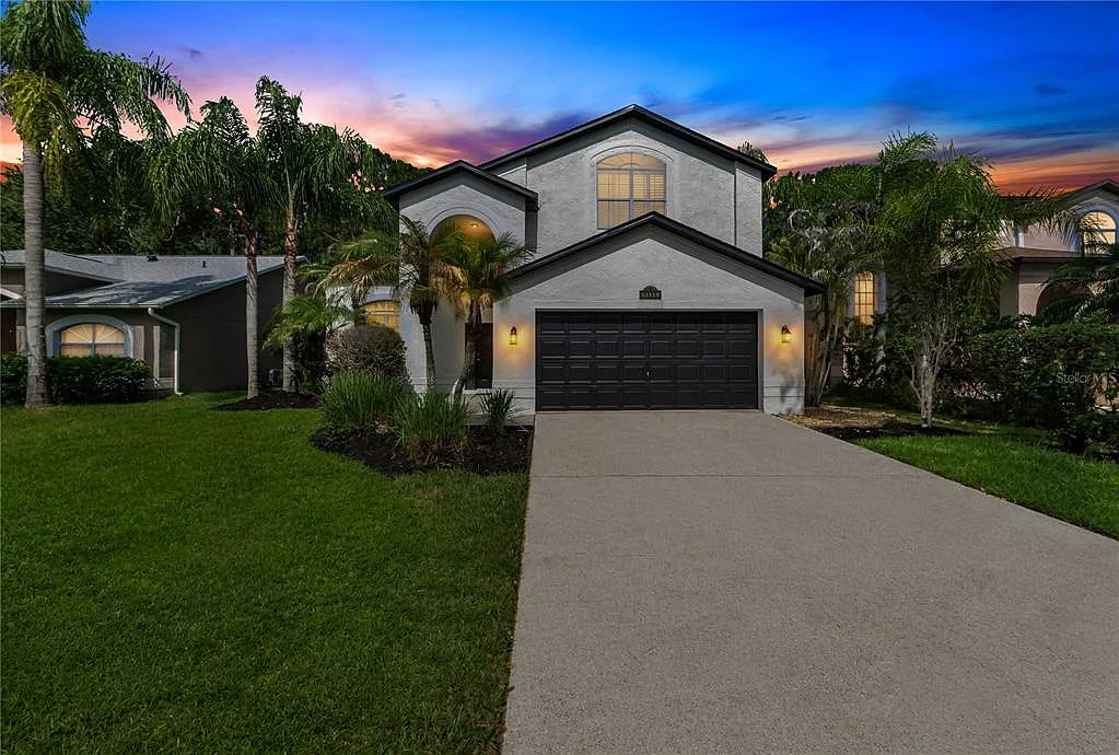 3 bed, 2.5 bath, 2362 sqft, $4,100 — Photo 2