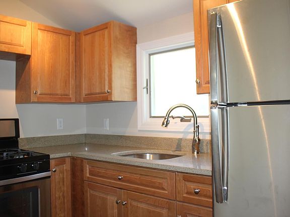 5th image of 25 Farrington Ave #2