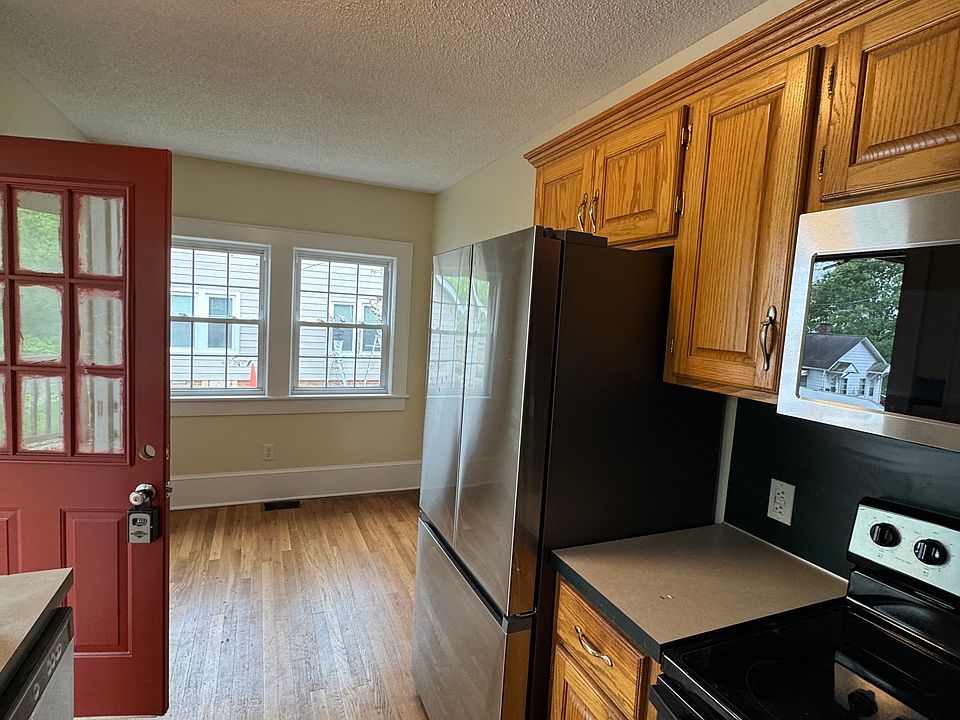 1st image of 1110 Hinshaw St APT A