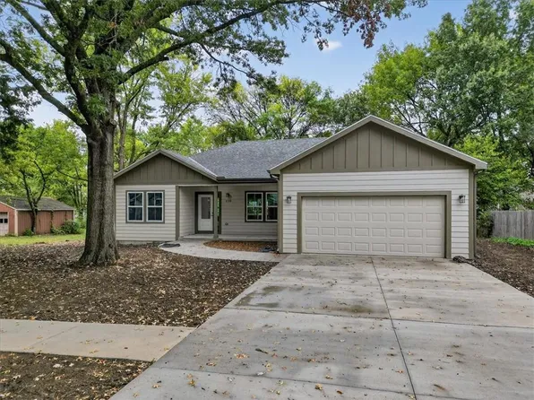 220 E 7th St, Adrian, MO 64720