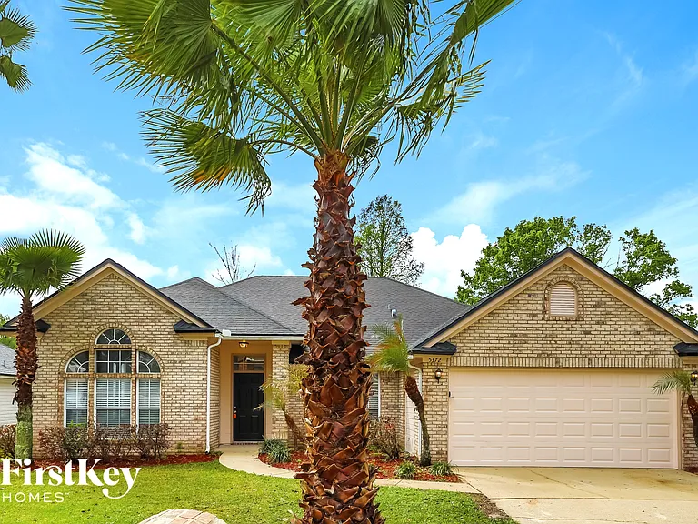 5372 Chestnut Lake Dr — Photo 1
