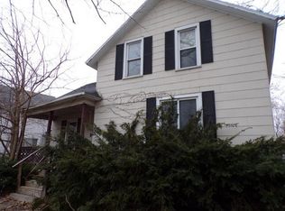 809 Woodside Ln, Bay City, MI 48708