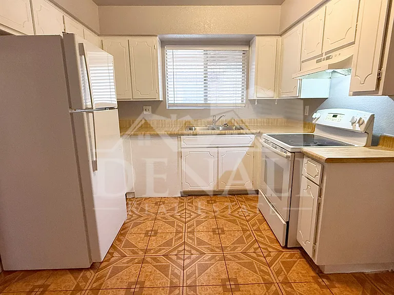 624 E Marilyn Ave #1 — Photo 6