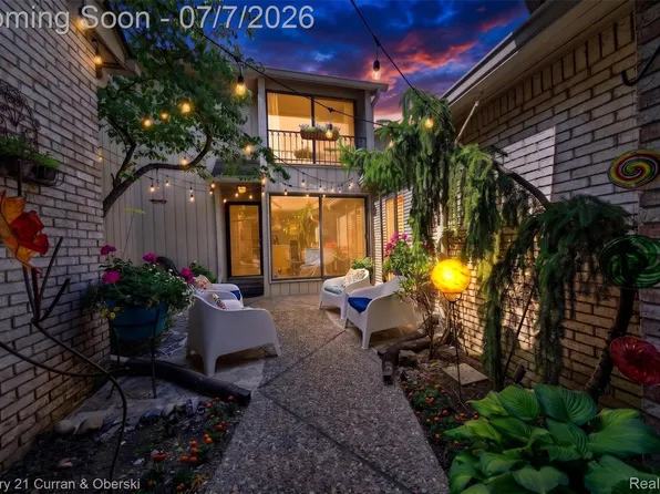 1148 Hillpointe Cir #46, Bloomfield Hills, MI 48304