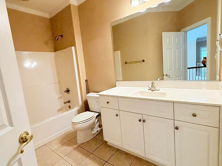 1605 Jamestown Ave — Photo 32