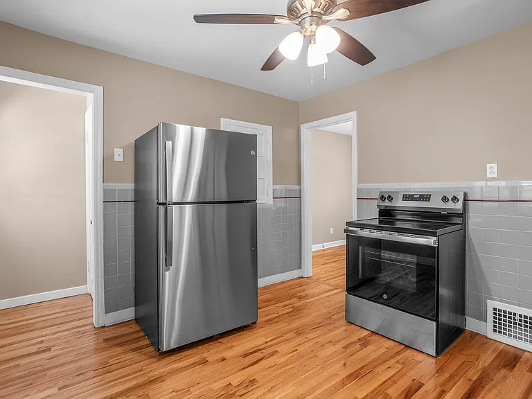 10335 Saint Henry Ln — Photo 3