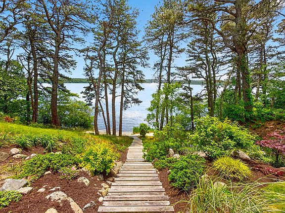 4th image of 25 High Point Drive