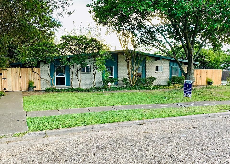 2nd image of 600-602 Royal Crest Dr