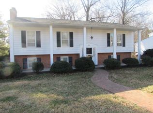 3704 Buckingham Dr, Roanoke, VA 24018