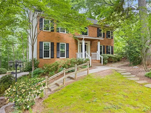 1307 Rivermist Dr, Lilburn, GA 30047