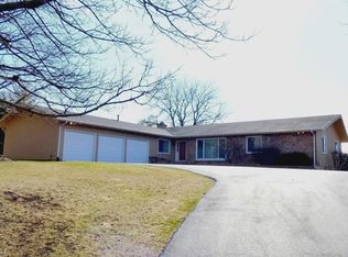 24829 N Cherokee Dr, Lake Barrington, IL