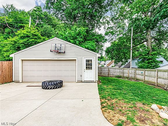 4th image of 2289 Suncrest Dr