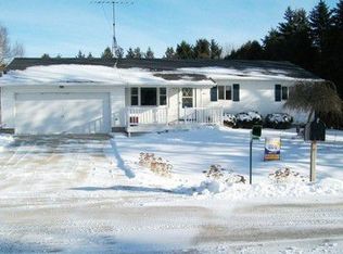 5613 Quail Cir, Manitowoc, WI 54220