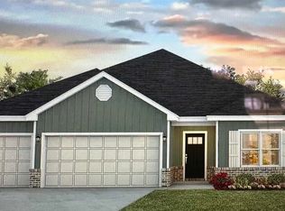192 Gray Owl Dr E, Freeport, FL 32439