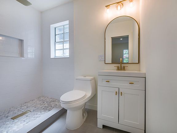 2nd image of 20 NE 169TH Street #1-2