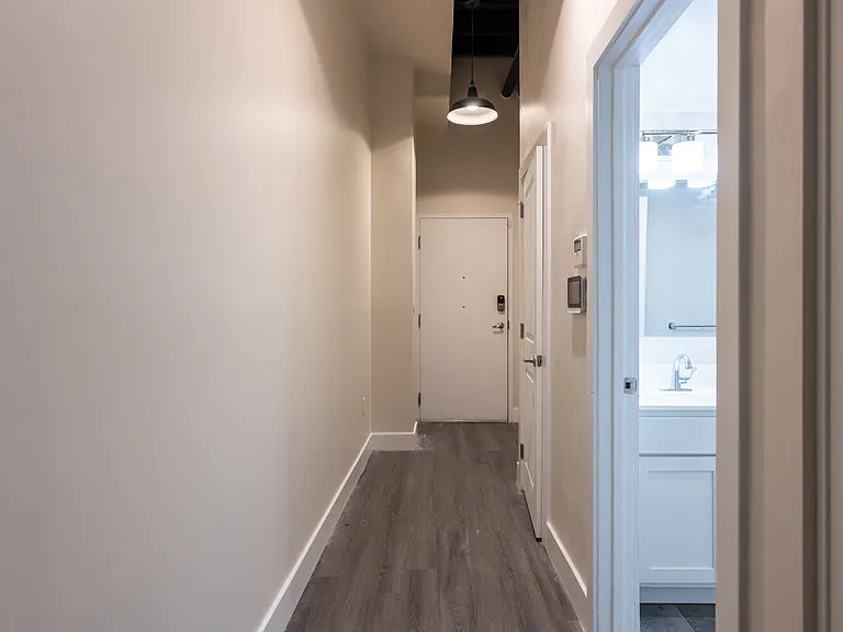 Autograph Apartments — Photo 8