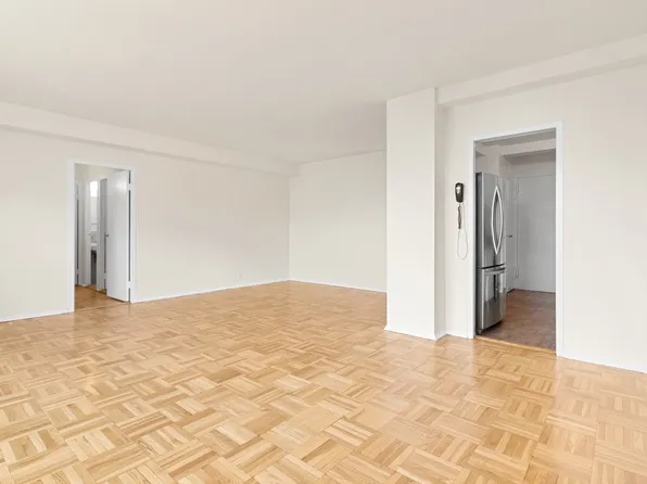 1 Fordham Hill Oval image 2 of 14