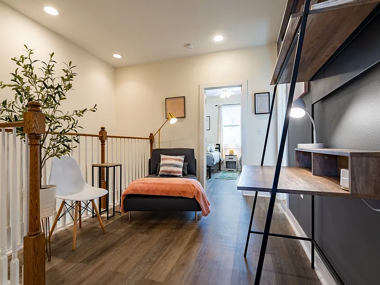 4702 Leslie Ave #A — Photo 29