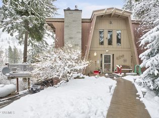 321 Pine Cliff Dr, Naches, WA 98937