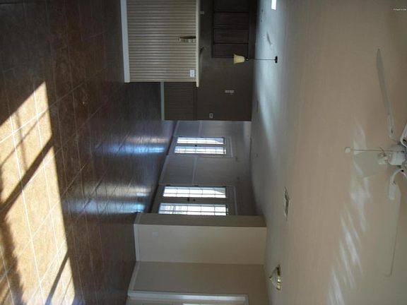 4th image of 28625 N 58th St