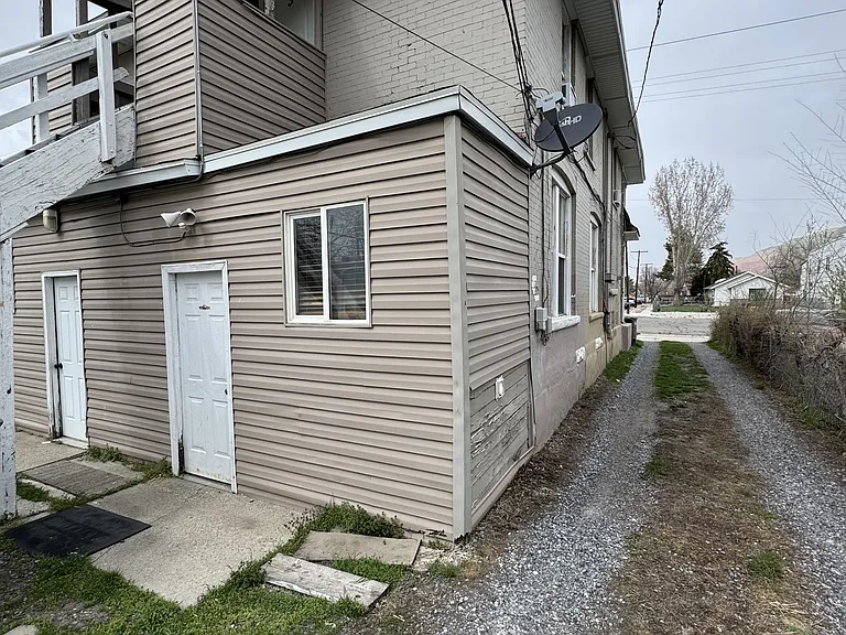 735 W 400 N #3 — Photo 14
