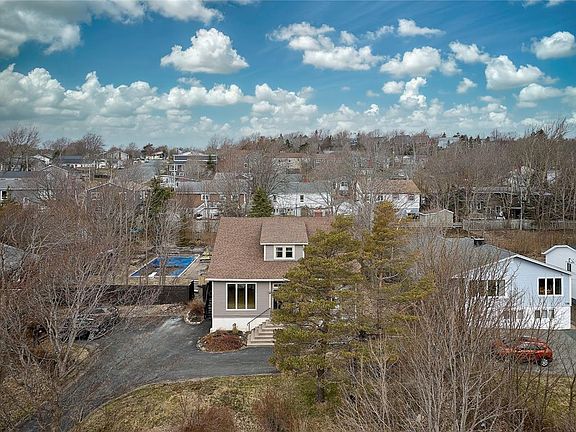 3rd image of 300 Topsail Road