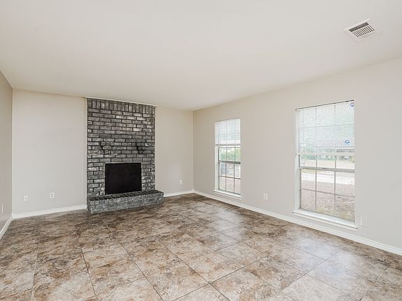 4th image of 3223 Sycamore Springs Dr