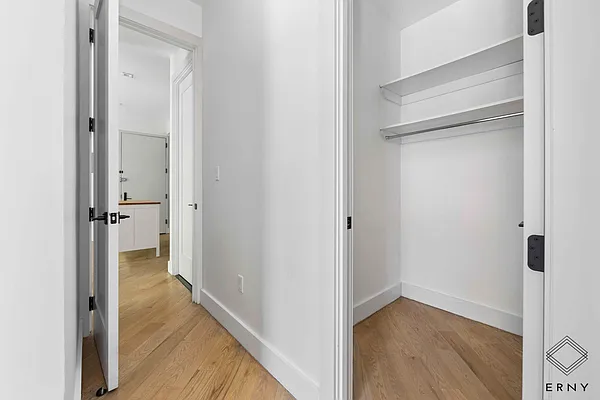 Rented by ERNY LLC | media 21