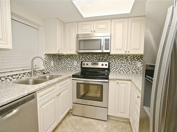 481 Quail Forest BLVD #B206, NAPLES, FL 34105