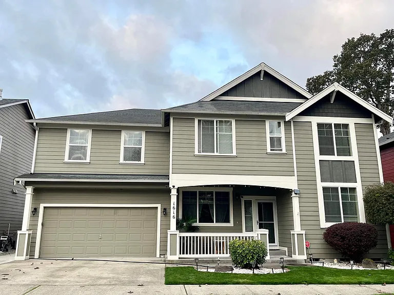 1616 Farina Loop SE — Photo 2