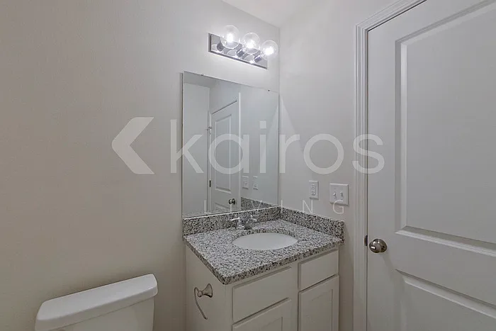 880 Whispering Creek Ave — Photo 11