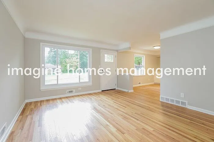 4626 Silverdale Rd — Photo 3